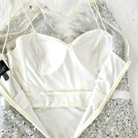 Adrianna Papell Formal White Silver Sequin Evening Gown Size 4 Beaded Illusion - Picture 11 of 14